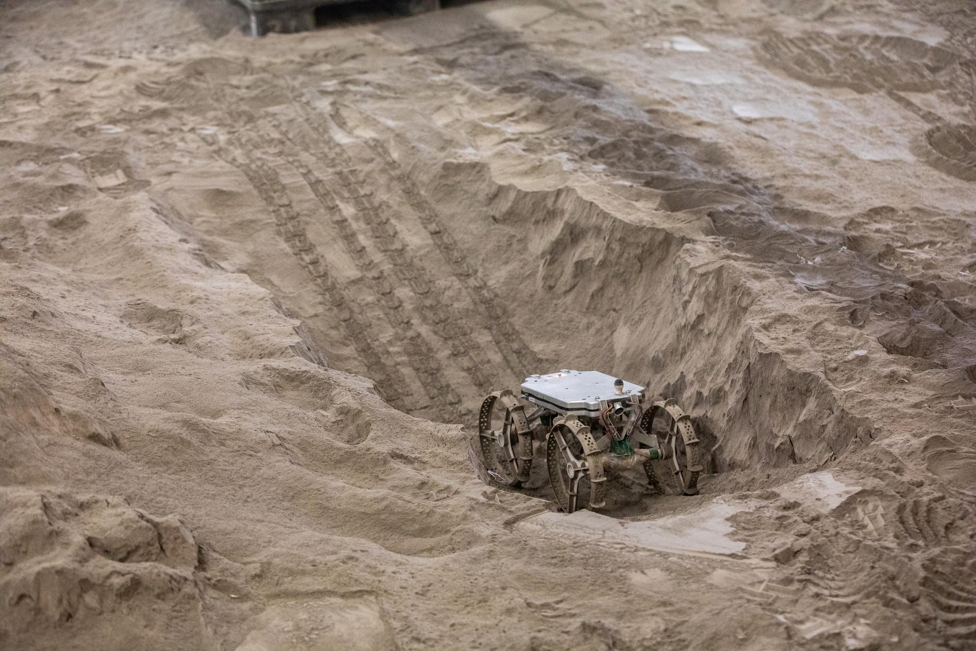 https://spaceresourcetech.com/cdn/shop/articles/The_Future_of_Space_Exploration_Regolith_as_a_Key_Resource.jpg?v=1723818144